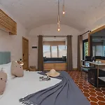 מלון La Boutique Maya 4*
